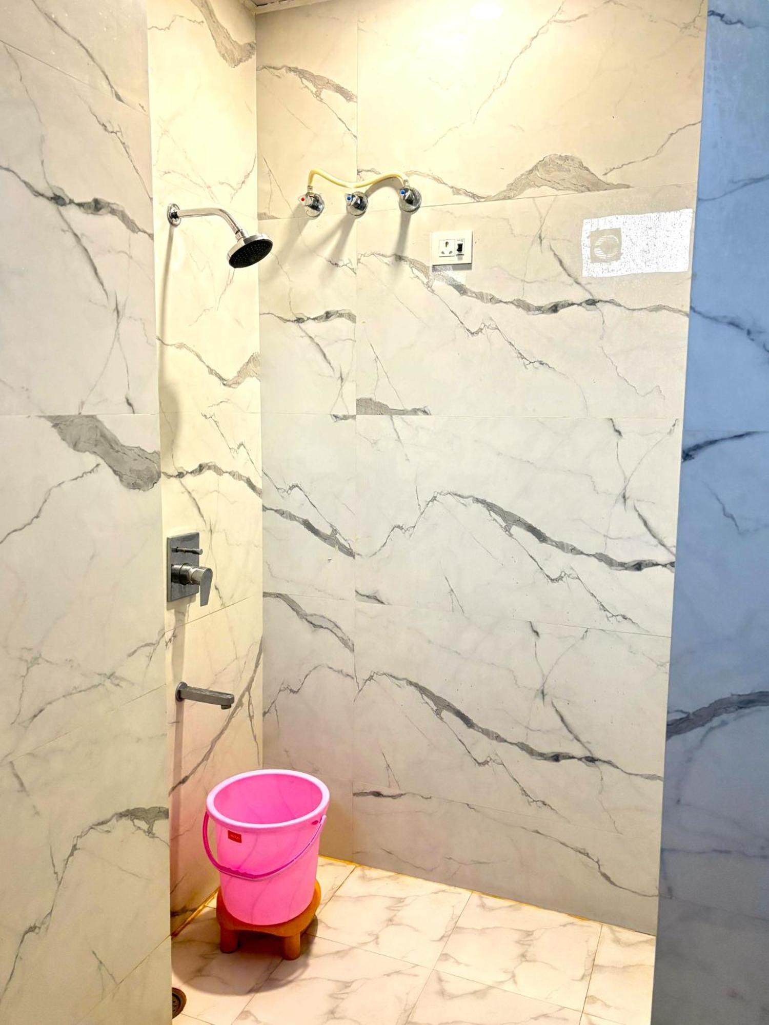 Hotel Hari Inn Τζαϊπούρ Δωμάτιο φωτογραφία