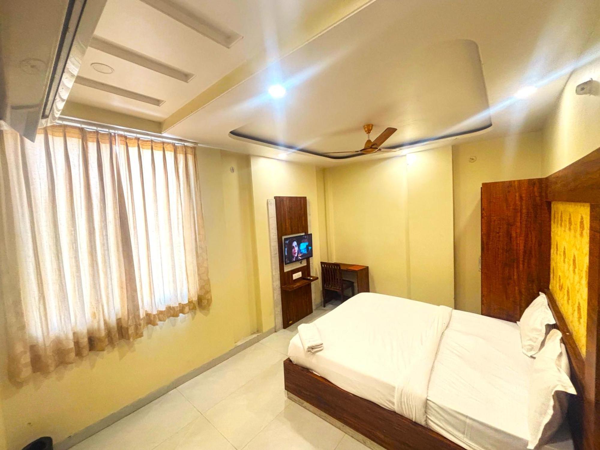 Hotel Hari Inn Τζαϊπούρ Εξωτερικό φωτογραφία