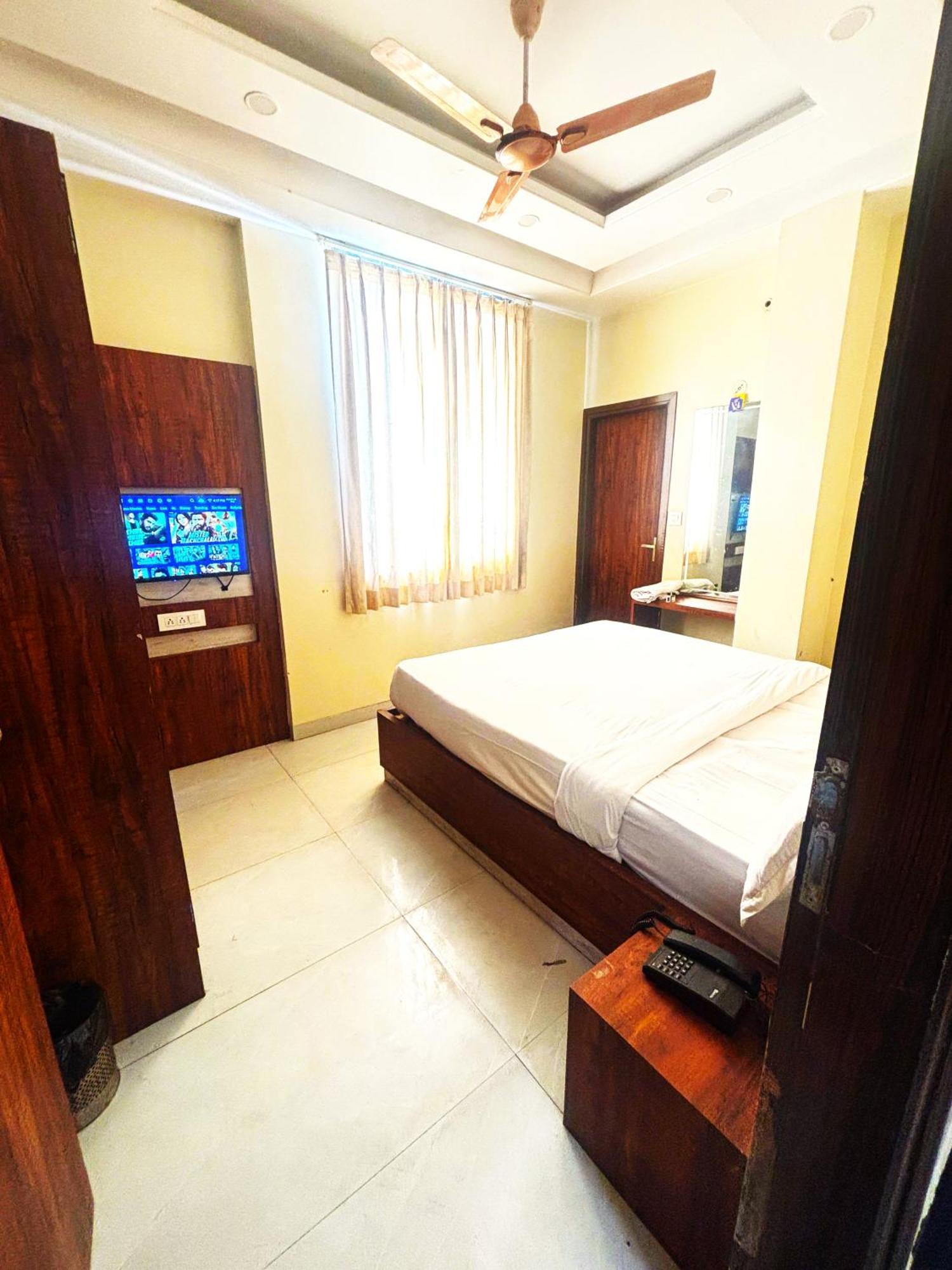Hotel Hari Inn Τζαϊπούρ Εξωτερικό φωτογραφία