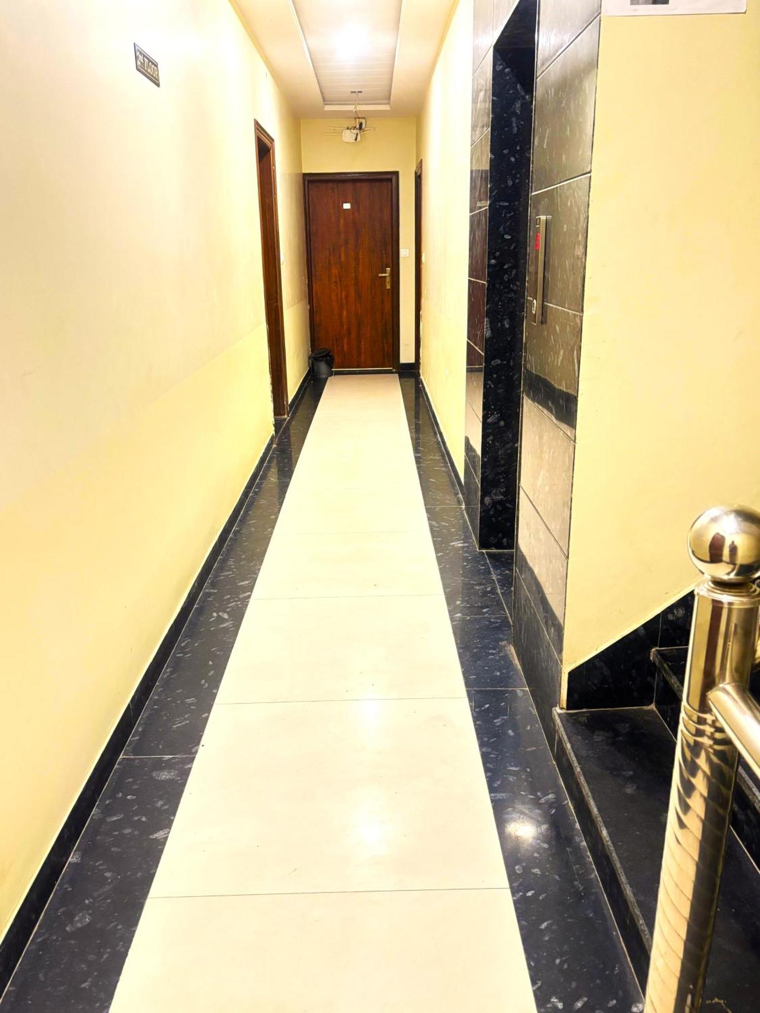 Hotel Hari Inn Τζαϊπούρ Εξωτερικό φωτογραφία