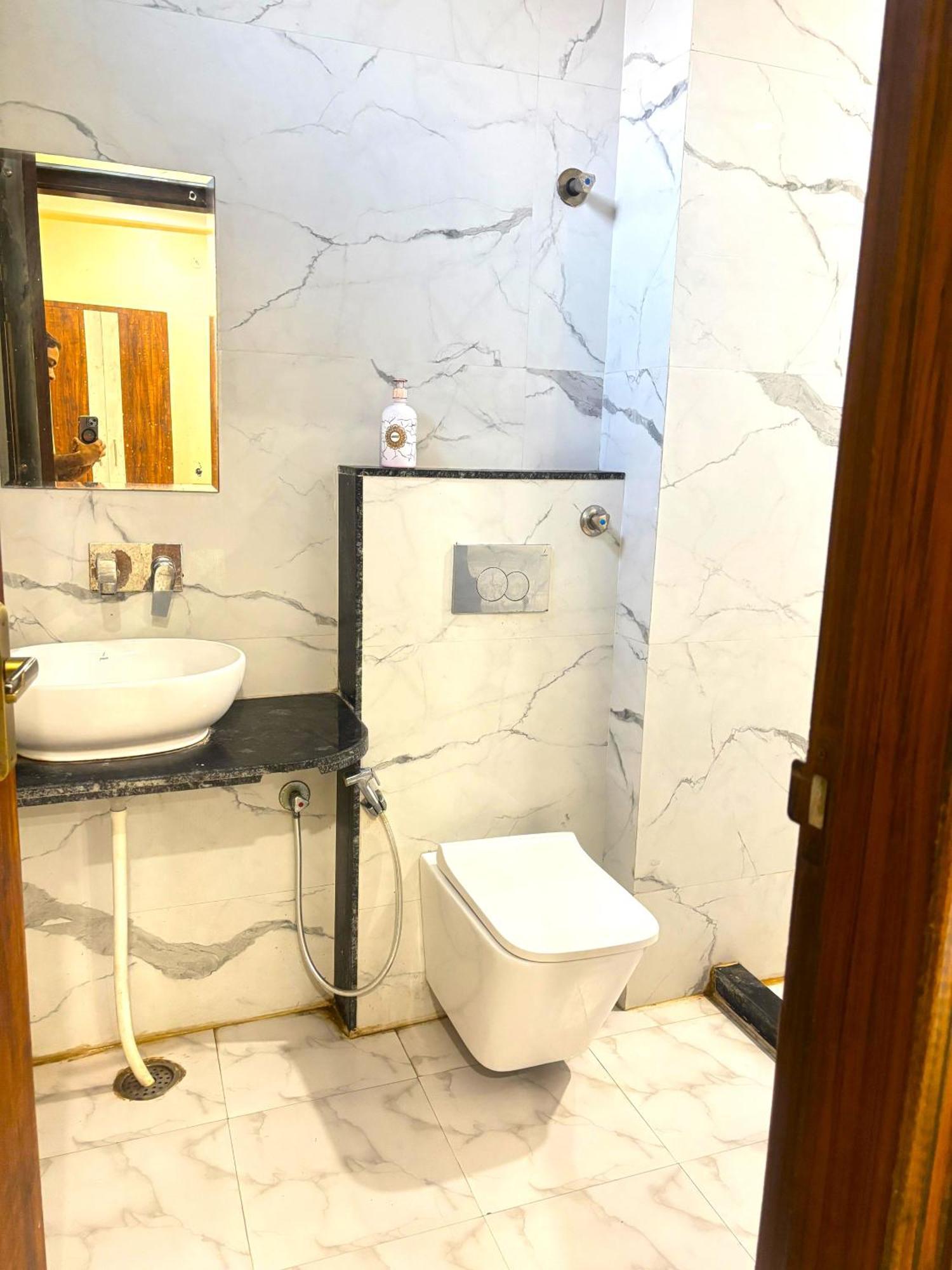 Hotel Hari Inn Τζαϊπούρ Εξωτερικό φωτογραφία