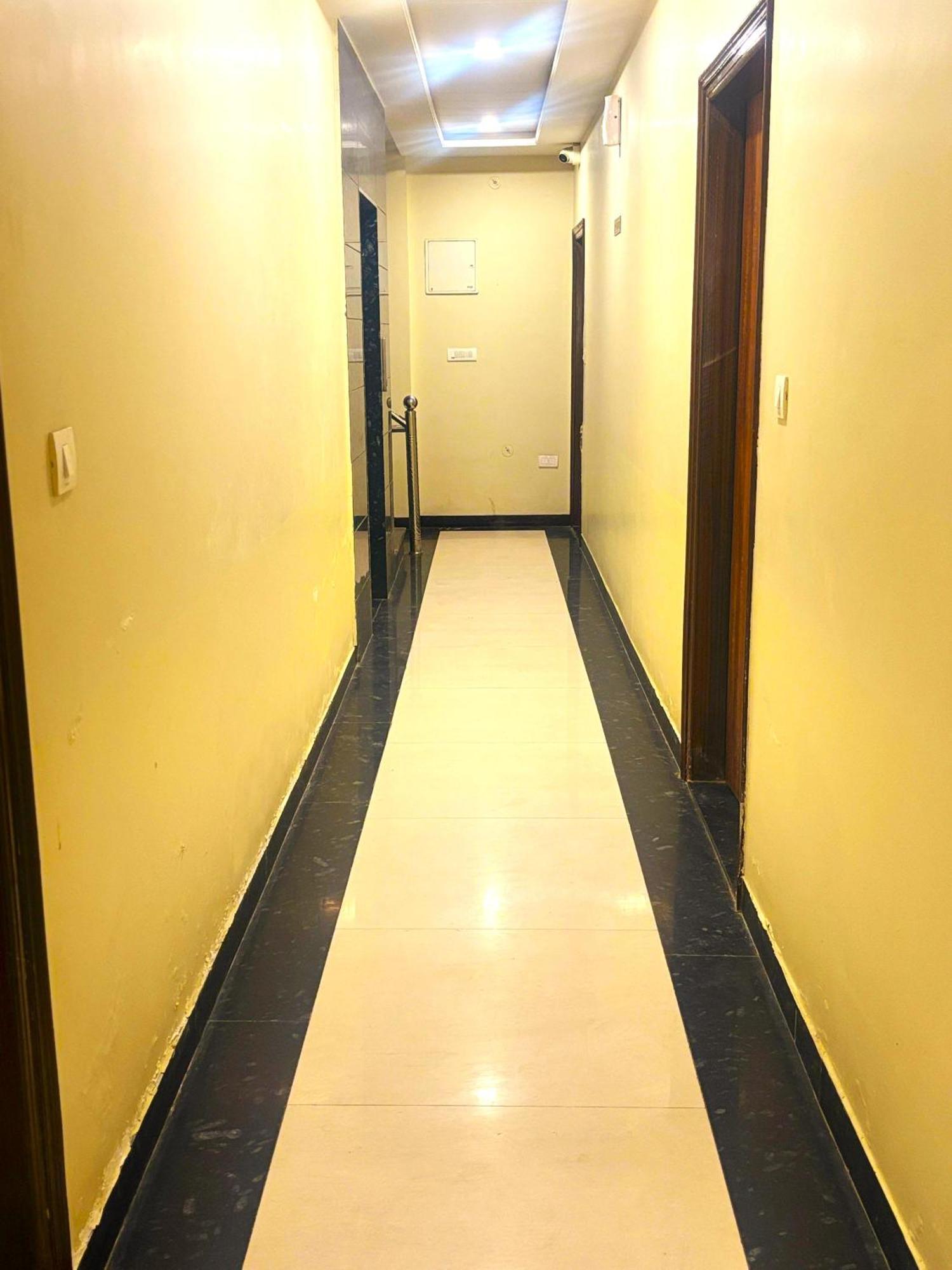 Hotel Hari Inn Τζαϊπούρ Εξωτερικό φωτογραφία